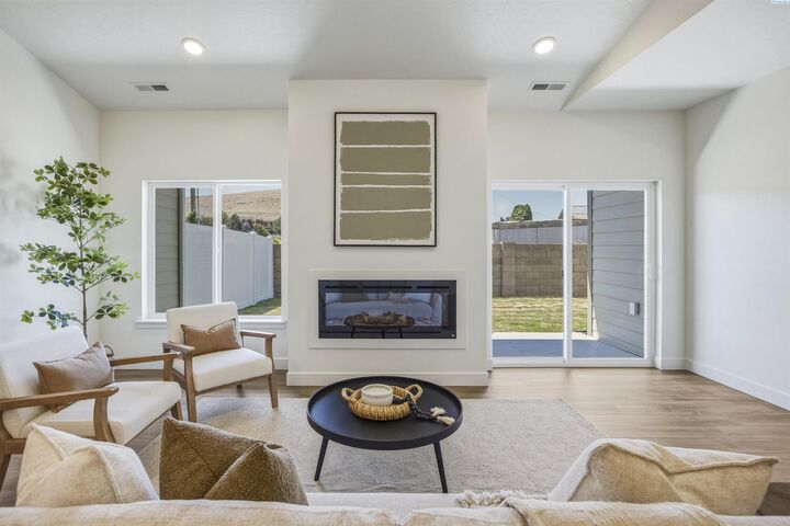 Property Photo: 4545 Grove Court WA 99353