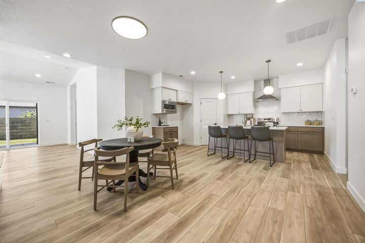 Property Photo: 4537 Grove Court WA 99353