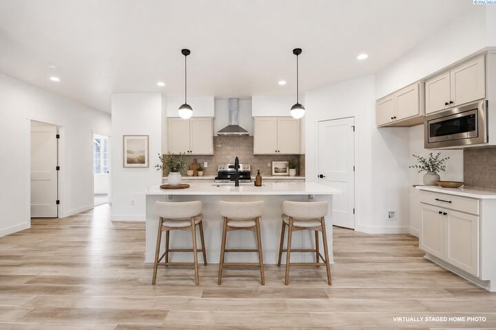 Property Photo:  4587 Grove Court  WA 99353 