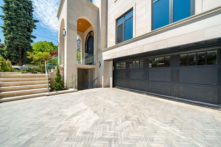 Property Photo: 43 Wanless Crescent ON M4N 3B6