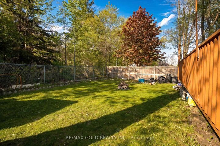 Property Photo: 246 Edgehill Drive ON L4N 7W9