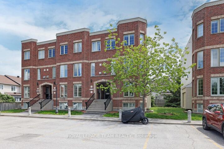Property Photo: 130 Berrigan Drive 76 ON K2J 0J3