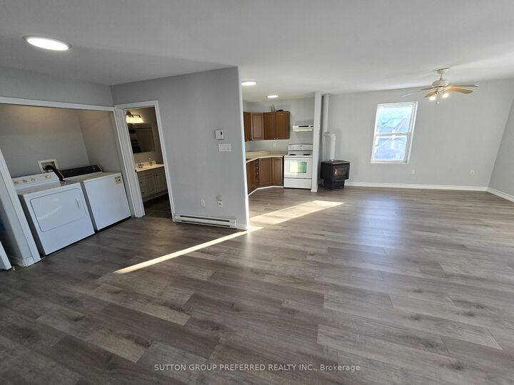 Property Photo: 453 Bathurst Street ON N6B 1P4