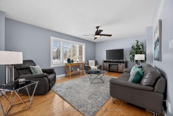 Property Photo: 17 Deaken Drive ON L9W 0Z8
