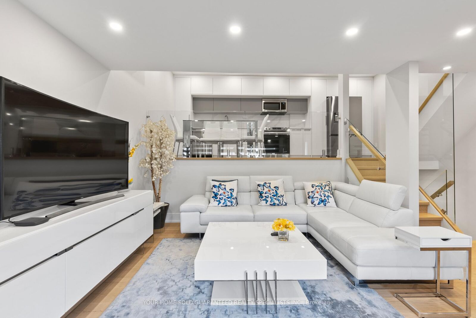 Property Photo: 146 Milestone Crescent 52 ON L4G 3M2