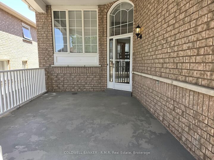 Property Photo: 7 Fletchers Creek Boulevard ON L6X 4R7
