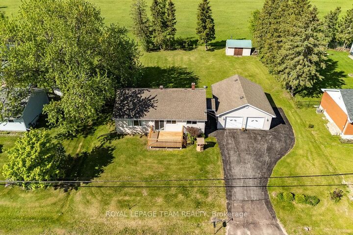 Property Photo: 111 Campbell Drive ON K7S 3G9