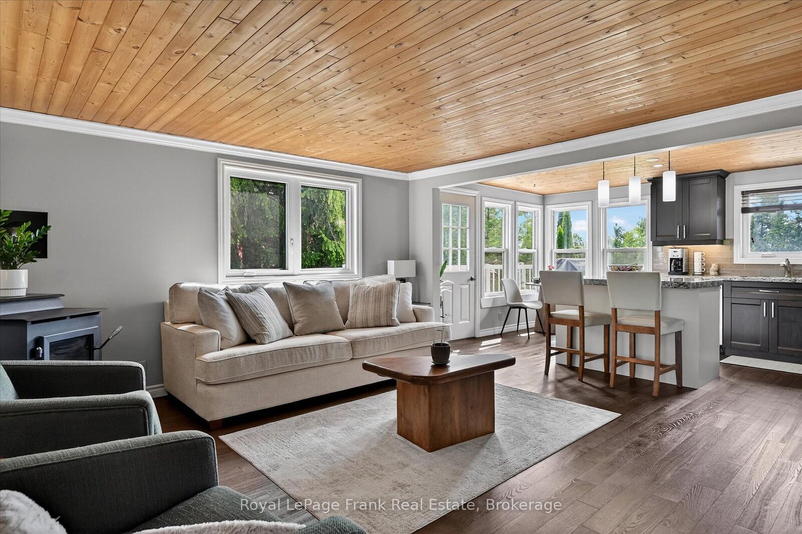 Property Photo: 34 Rideau Drive ON K0M 1N0