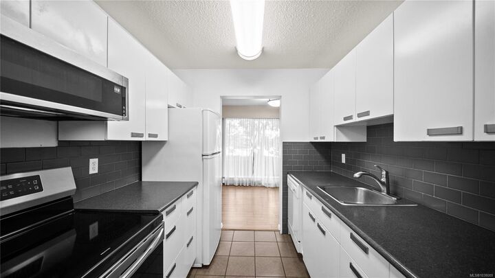 1009 McKenzie Ave #118 — photo 1