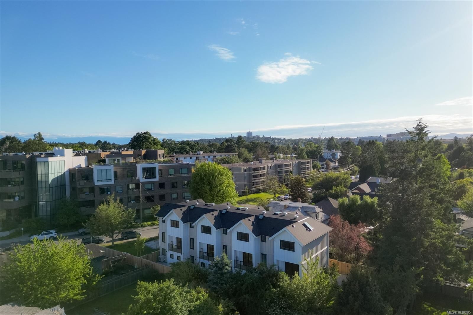 Property Photo: 2268 Bowker Ave #3 BC V8R 2E4