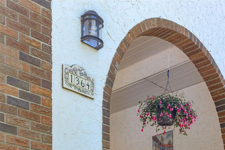 Property Photo: 1364 Kingsview Rd BC V9L 5P1