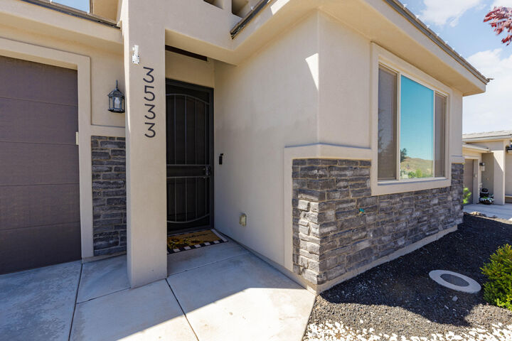Property Photo:  3533 W 150 N  UT 84737 