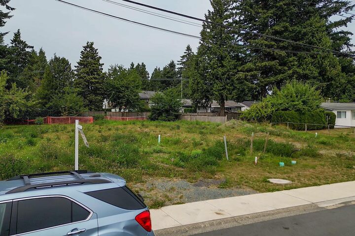 Property Photo:  26583 28B Avenue  BC V4W 3B2 