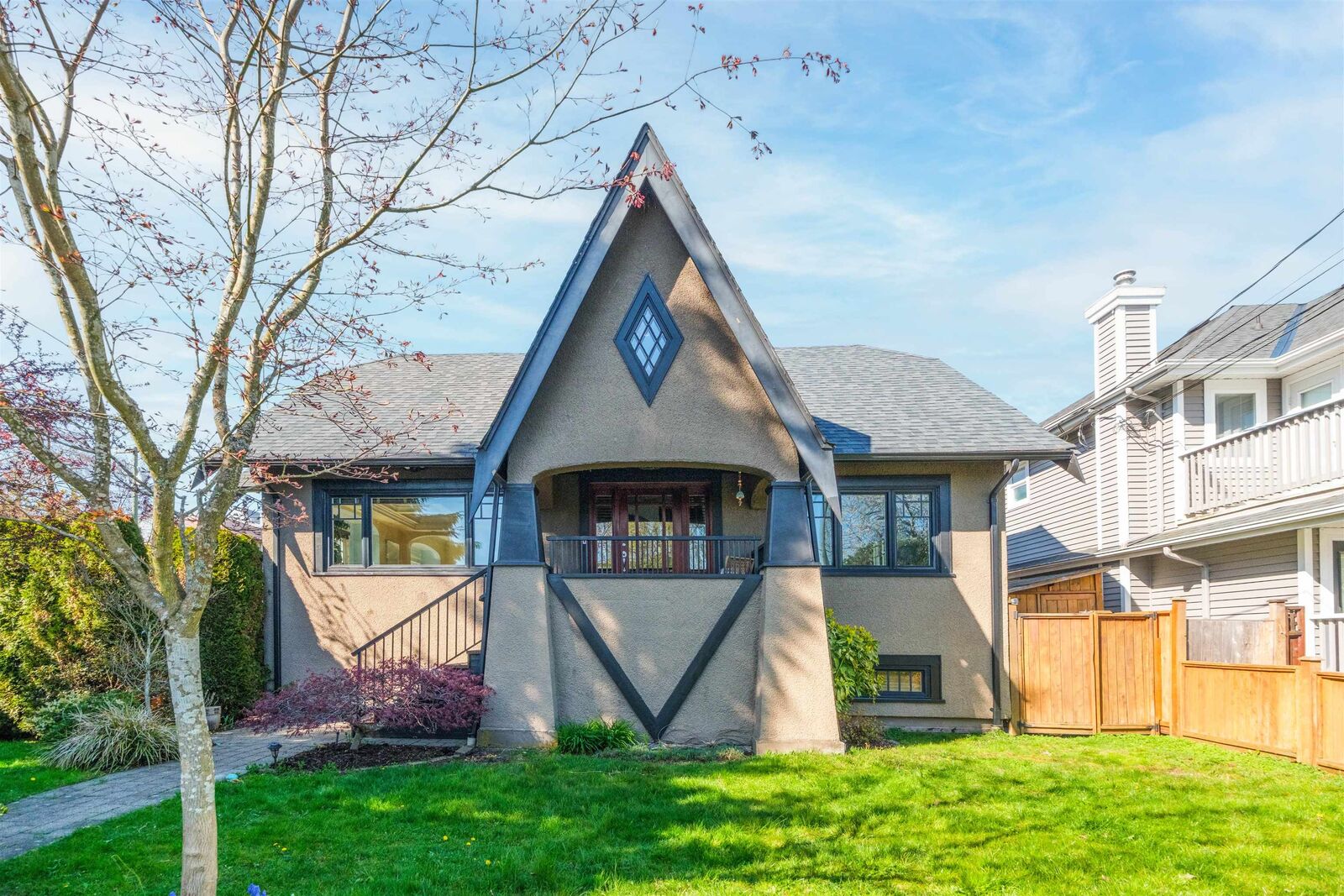 Property Photo:  302 E 12th Street  BC V7L 2J9 
