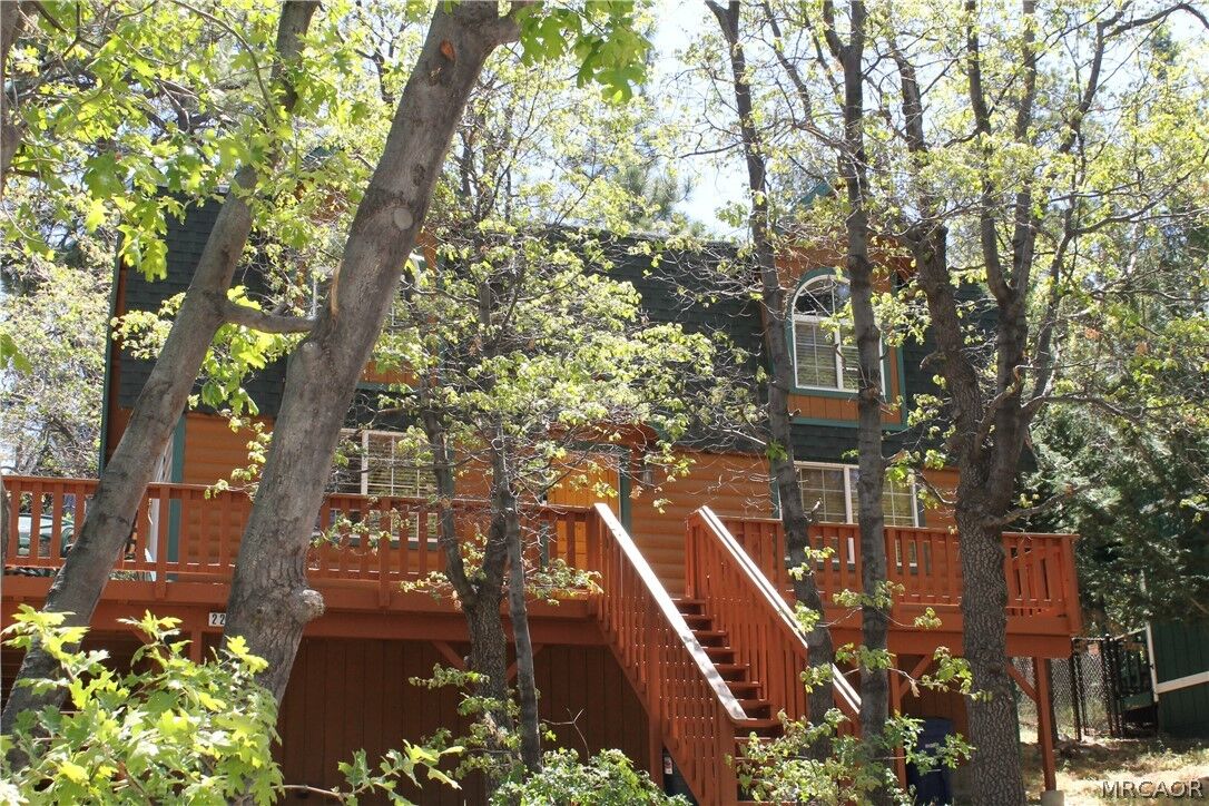 Property Photo:  223 Vista Avenue  CA 92386 
