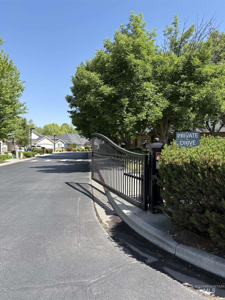 Property Photo:  701 N. Eagle Rd  ID 83616 