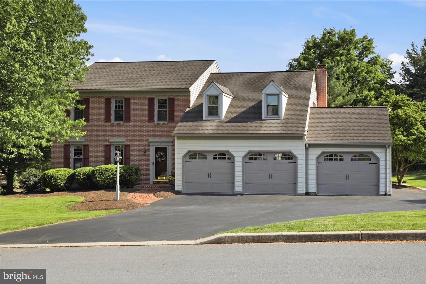 Property Photo:  9 Round House Drive  PA 17543 