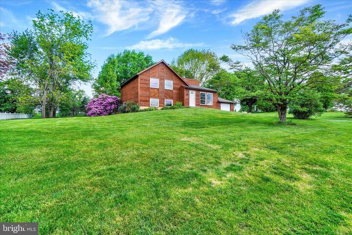 Property Photo: 112 Nicholas Road PA 17603