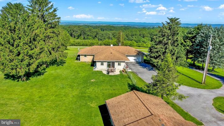 Property Photo:  307 Mountain Road  PA 17339 
