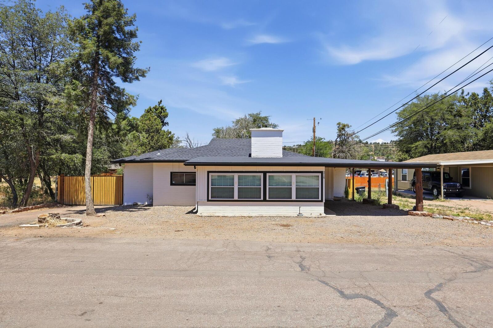 Property Photo:  216 W Estate Lane  AZ 85541 