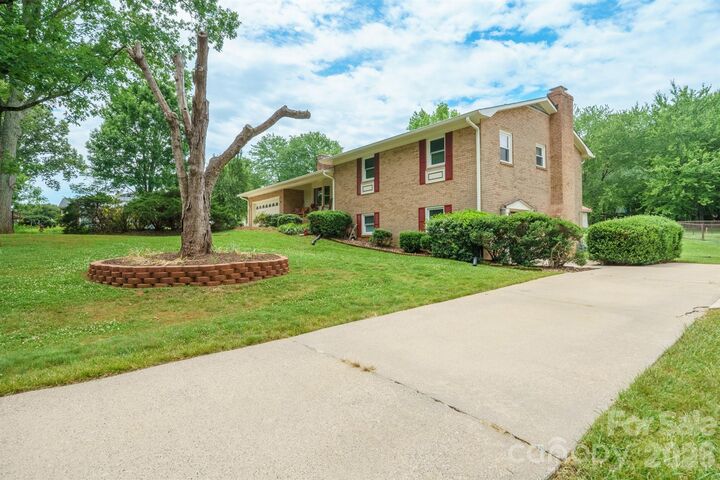 Property Photo: 201 Wellington Drive NC 28092