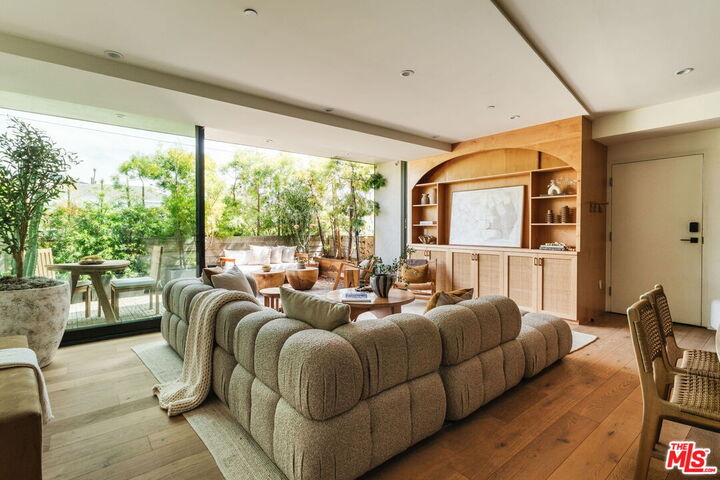 Property Photo: 3214 Highland Ave CA 90405