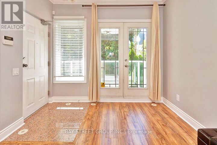 Property Photo:  70 Byng Avenue 32  ON M2N 7L9 