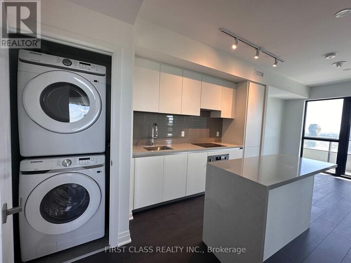 Property Photo: 4015 The Exchange 5907 ON L5B 0N9