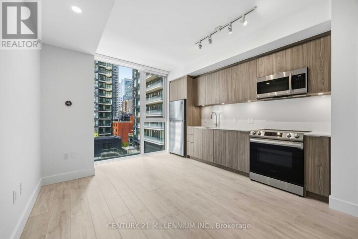 Property Photo:  357 King Street West 905  ON M5V 0S7 