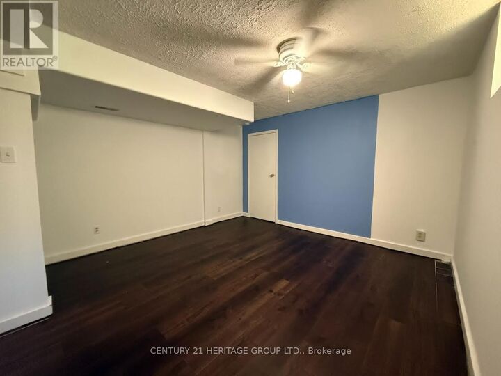 Property Photo: 927 Srigley Street Bsmt ON L3Y 1Y2