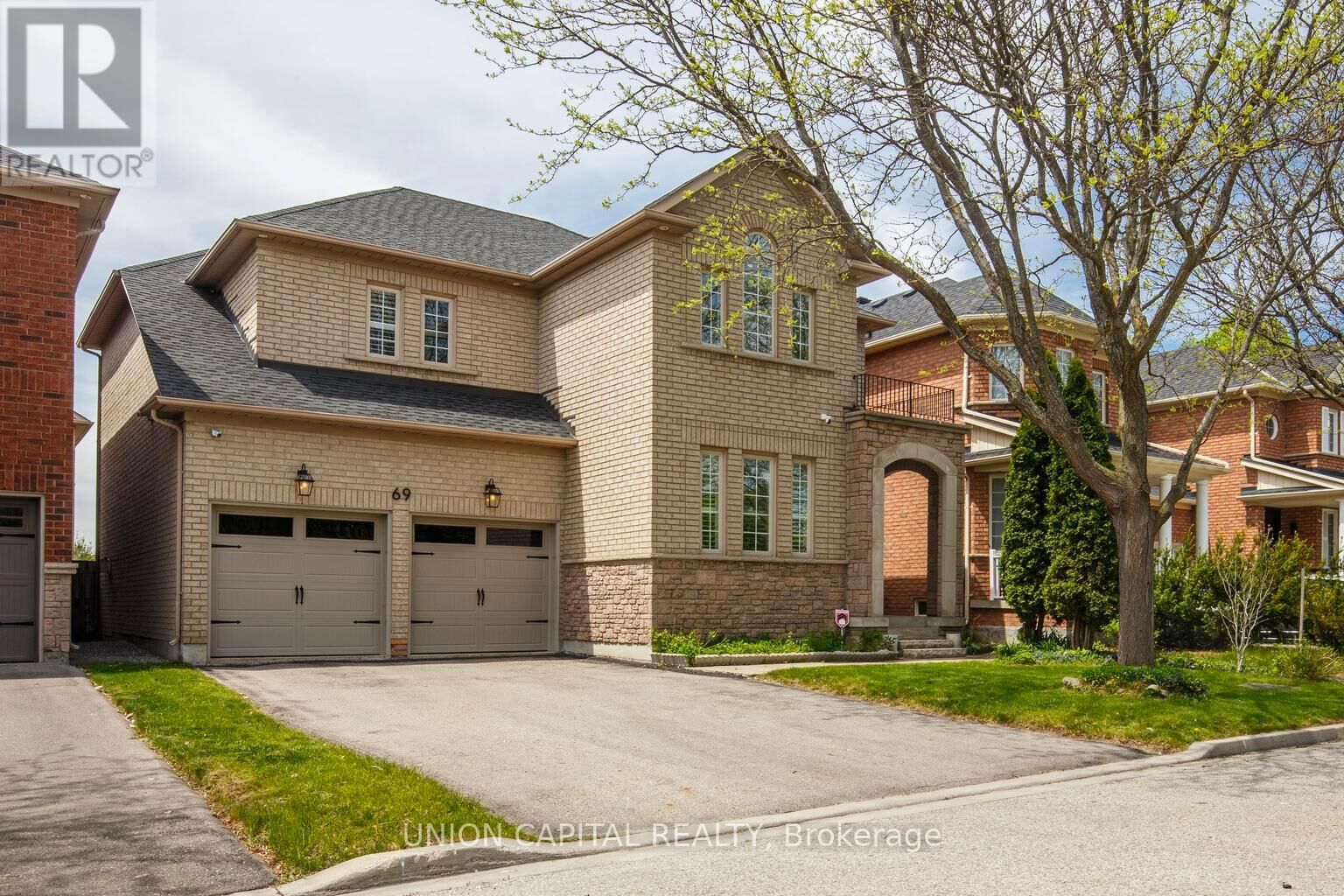 Property Photo: 69 Southbrook Crescent ON L6C 2H6