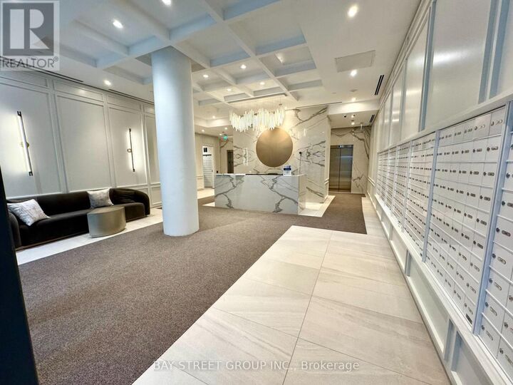 Property Photo:  100 Queen Street East 2117  ON M5C 0B5 