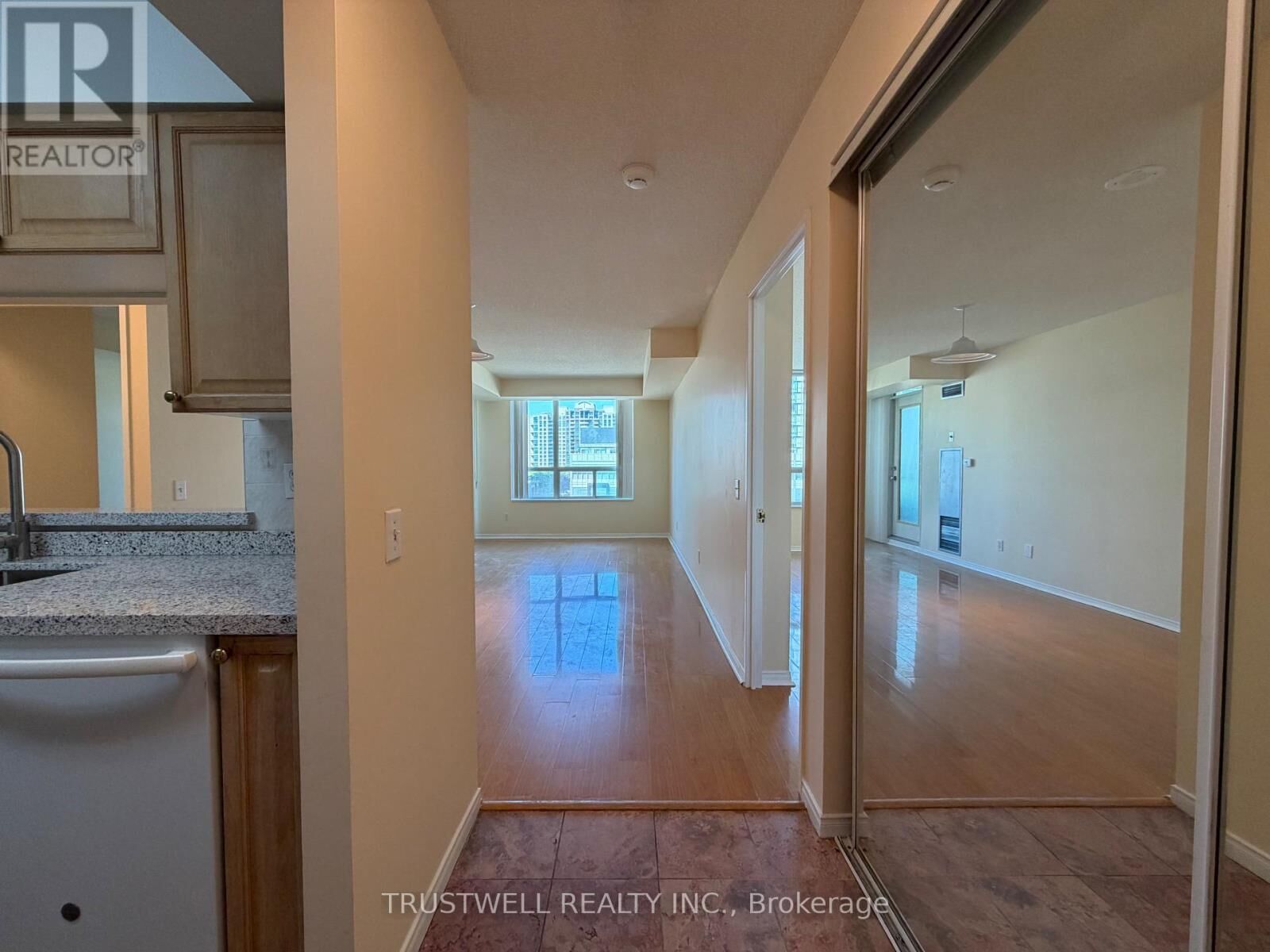 Property Photo: 238 Doris Avenue 902 ON M2N 6W1
