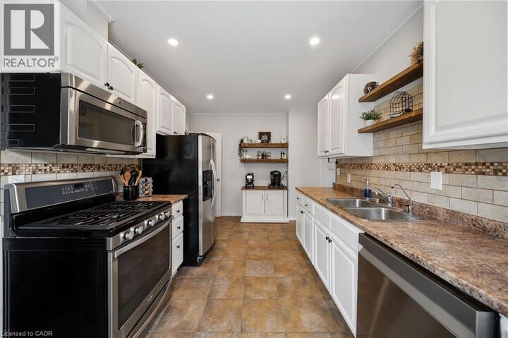 Property Photo:  3 Lloyd Street B  ON N3S 3E3 
