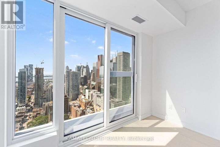 Property Photo: 252 Church Street 5112 ON M5B 0E6