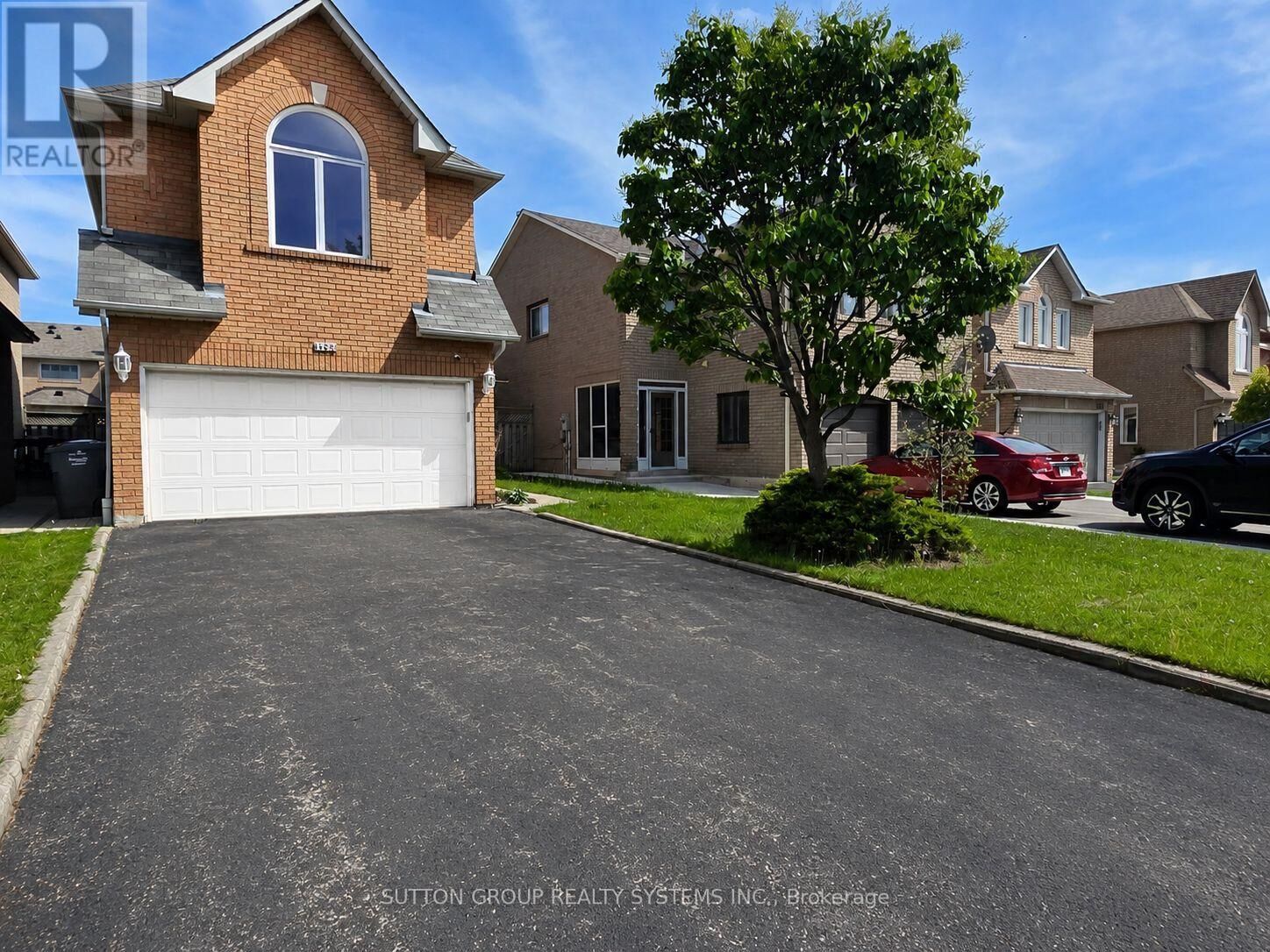 Property Photo:  1157 Charminster Crescent Lower  ON L5V 1P9 
