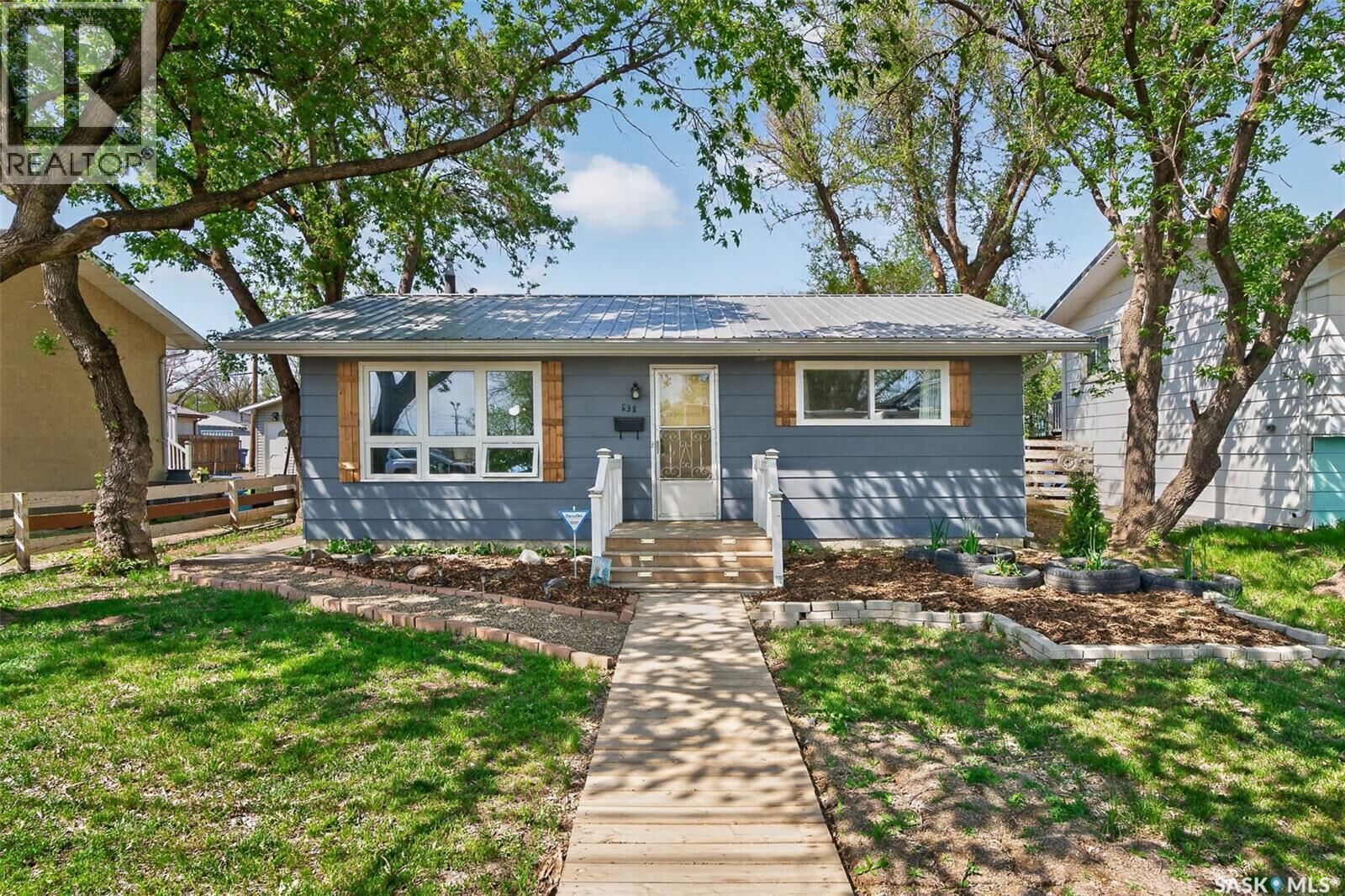 Property Photo:  838 Ominica Street W  SK S6H 1Y5 