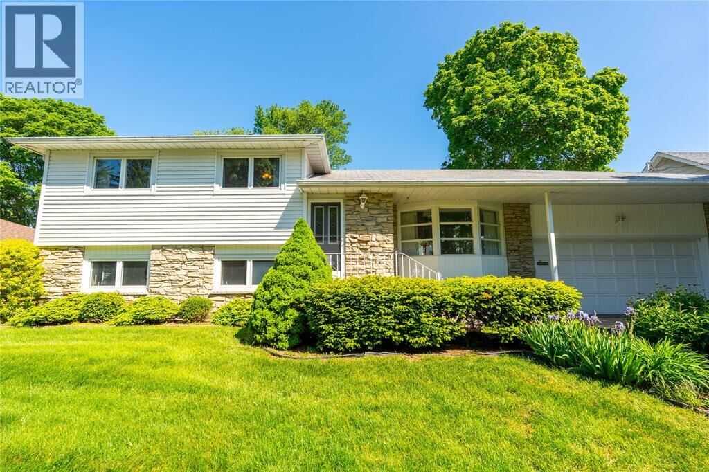 Property Photo:  572 Highbury Park  ON N7V 2J9 