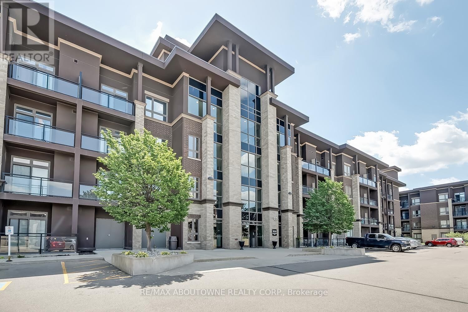 Property Photo:  5010 Corporate Drive 116  ON L7L 0H6 