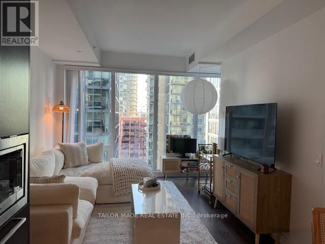 Property Photo: 115 Blue Jays Way 1906 ON M5V 3T3