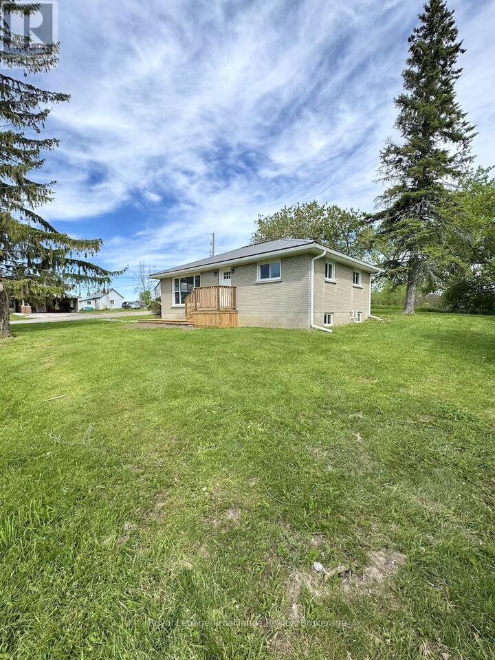 Property Photo: 886D Grills Road ON K8N 4Z5