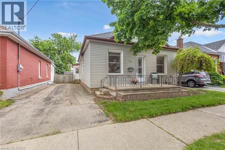 16 Ruth Street — photo 1