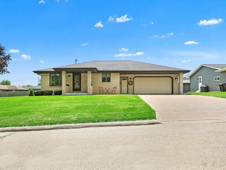 Property Photo: 460 Apple Street IL 61025