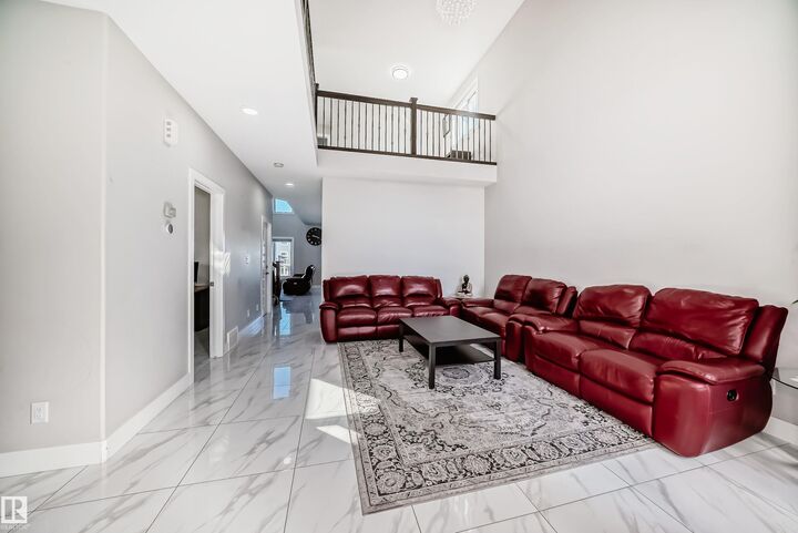 Property Photo:  2464 15 Avenue NW  AB T6T 2L3 