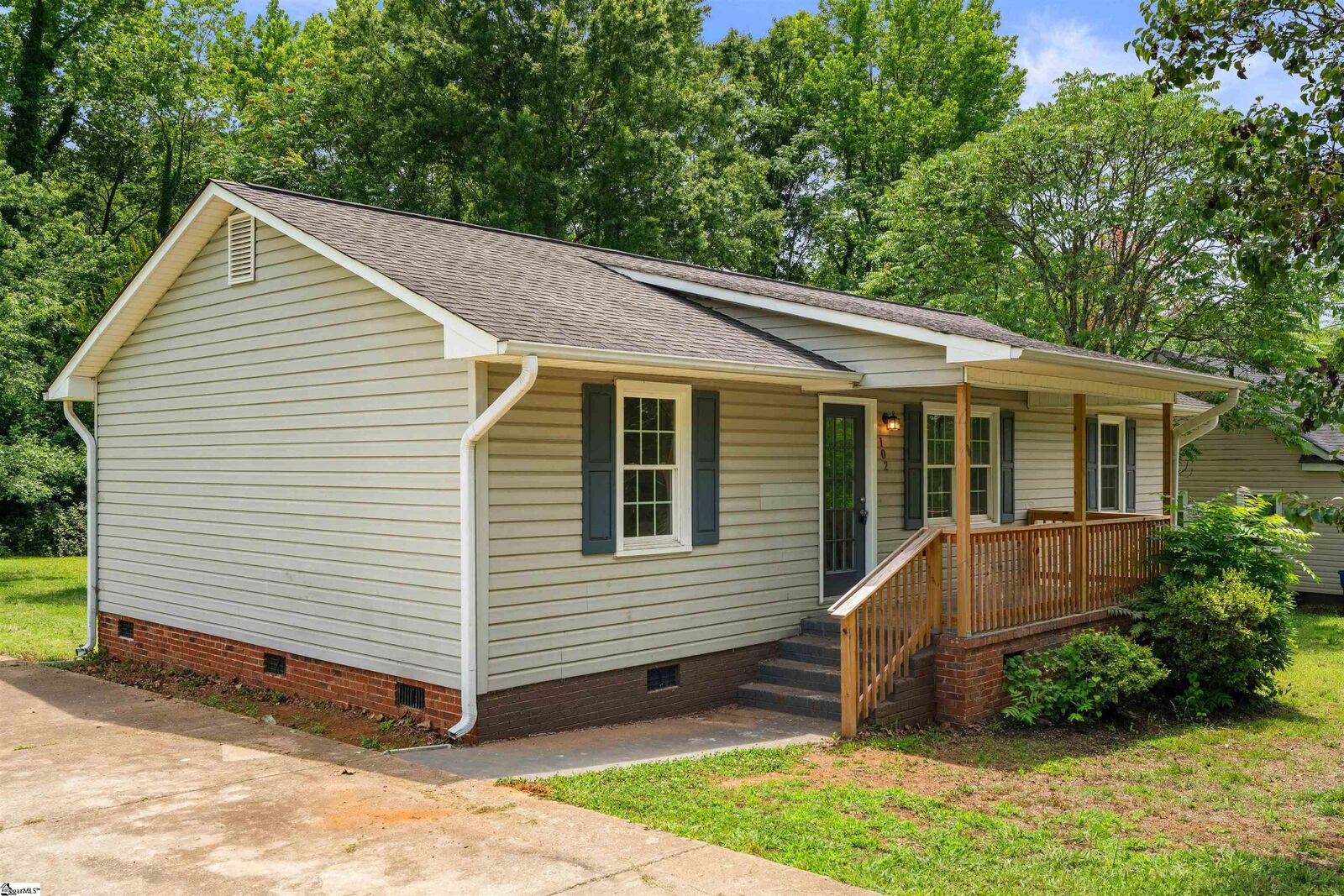 Property Photo:  102 Pyle Court  SC 29306 