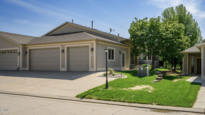 Property Photo:  923 Southport Loop  ND 58504 