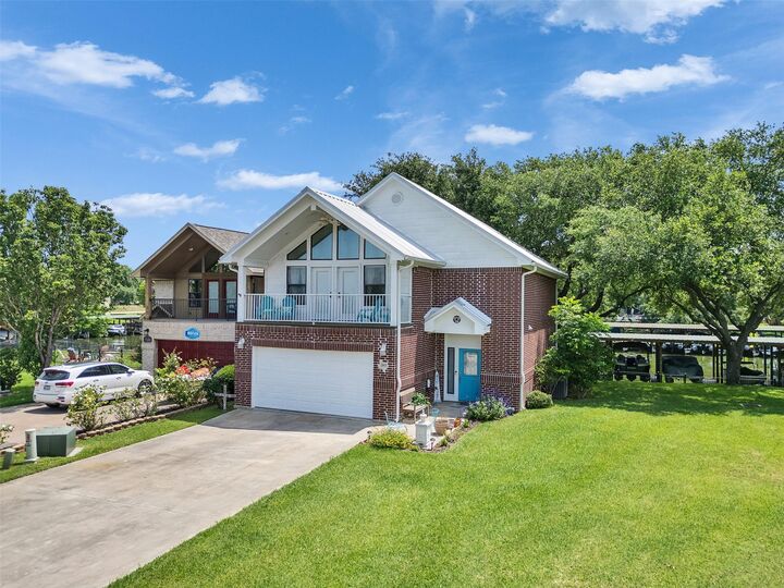 Property Photo:  180 Beacon Lane  TX 77351 