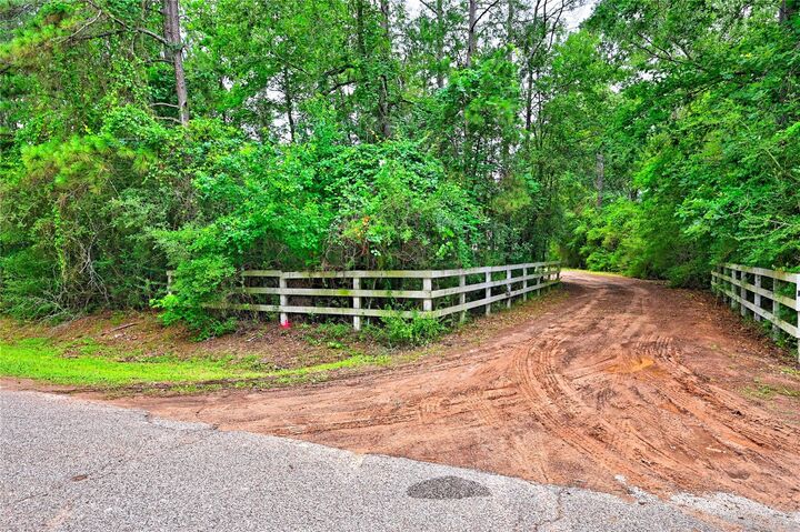 Property Photo:  6410 Ranch Park Drive  TX 77354 