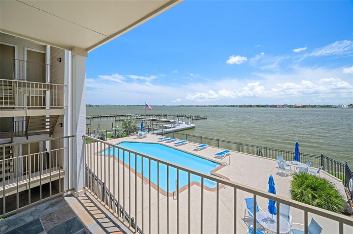 Property Photo:  201 Yacht Club Lane 201  TX 77586 