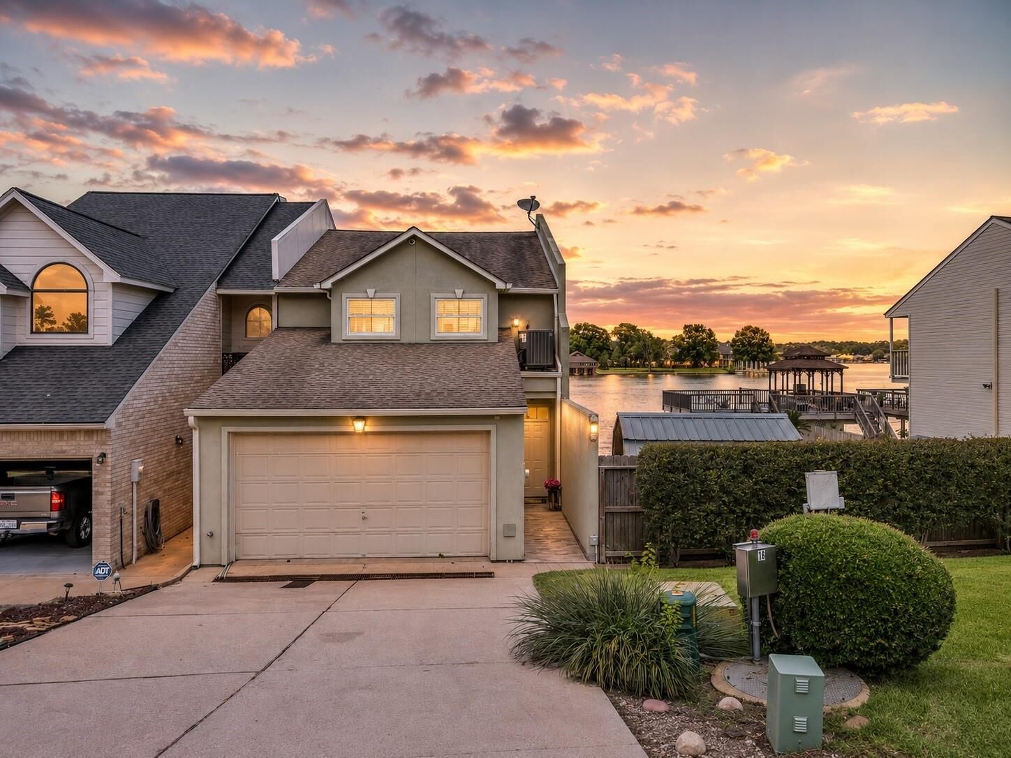 Property Photo:  1234 Lake View Drive  TX 77356 